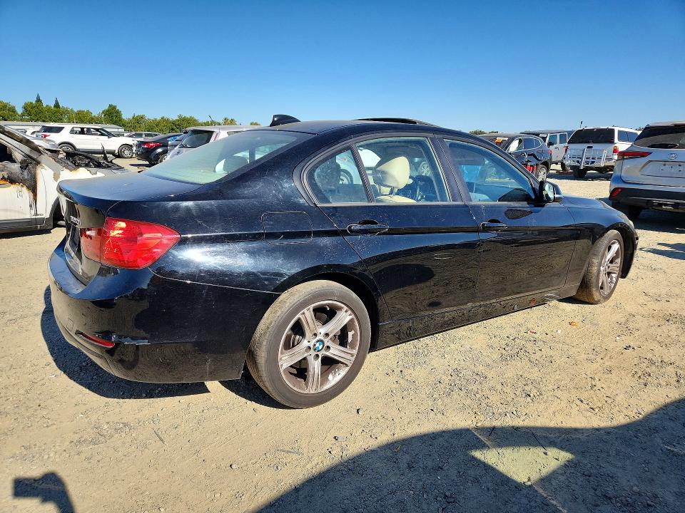 61083056 :رقم المزاد ، WBA3C3C54DF981866 vin ، 2013 Bmw 320 مزاد بيع