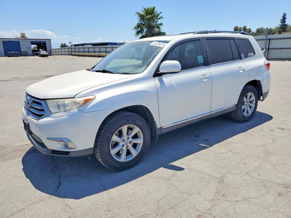 61225676 :رقم المزاد ، 5TDZK3EH6BS045591 vin ، 2011 Toyota Highlander مزاد بيع