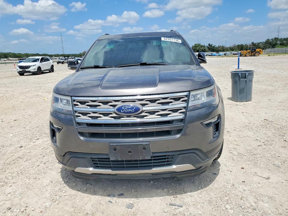 62957736 :رقم المزاد ، 1FM5K7D82JGA97621 vin ، 2018 Ford Explorer مزاد بيع