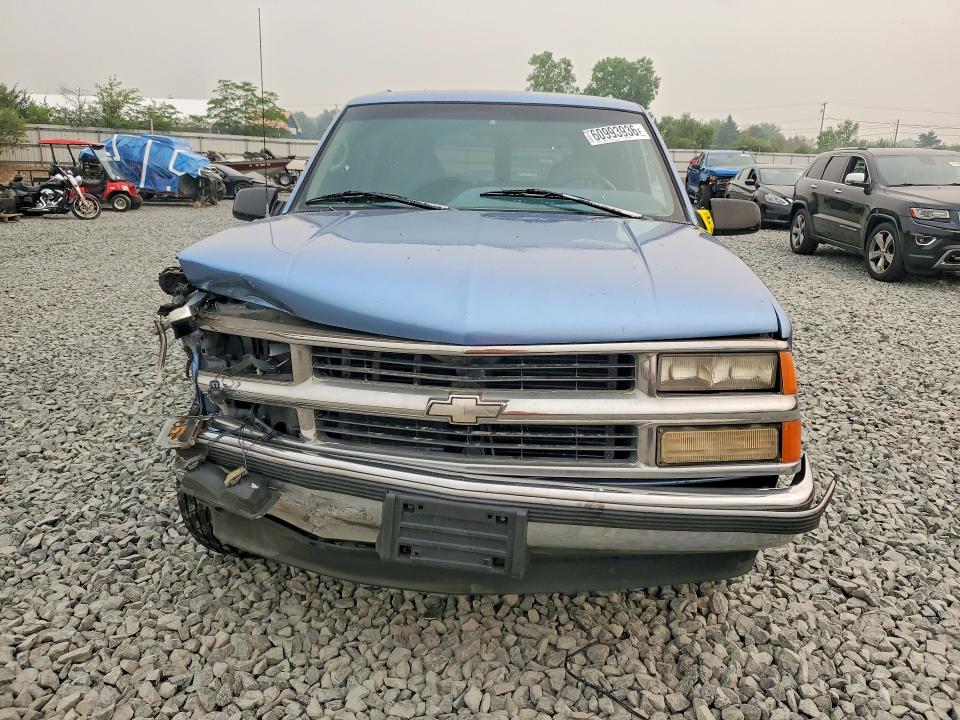 1995 Chevrolet Suburban მანქანა იყიდება აუქციონზე, vin: 1GNEC16K8SJ458515, აუქციონის ნომერი: 60993936