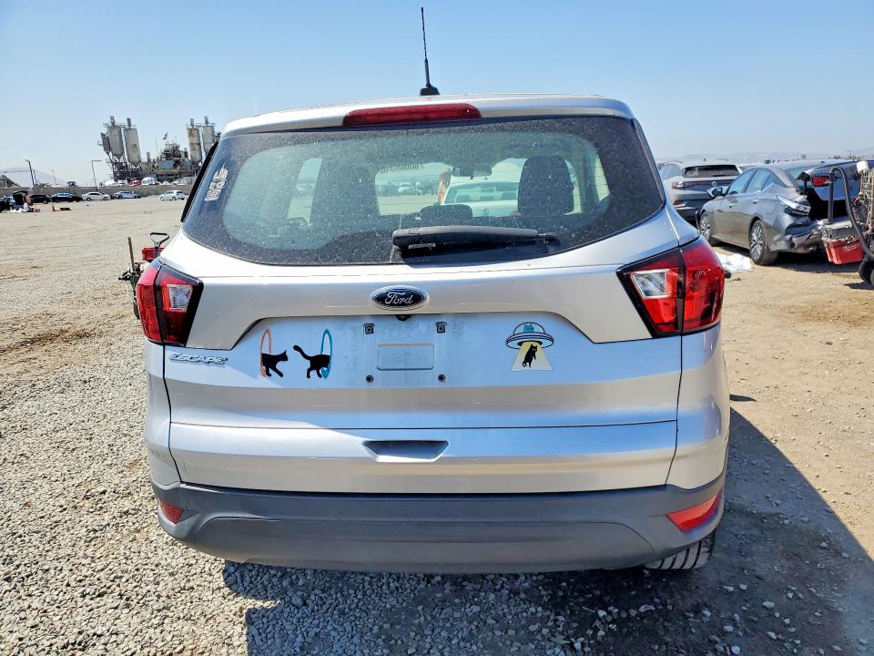 60066346 :رقم المزاد ، 1FMCU0F74KUB63103 vin ، 2019 Ford Escape مزاد بيع