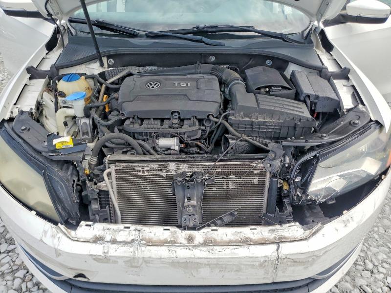 63605646 :رقم المزاد ، 1VWAS7A31FC030628 vin ، 2015 Volkswagen Passat مزاد بيع