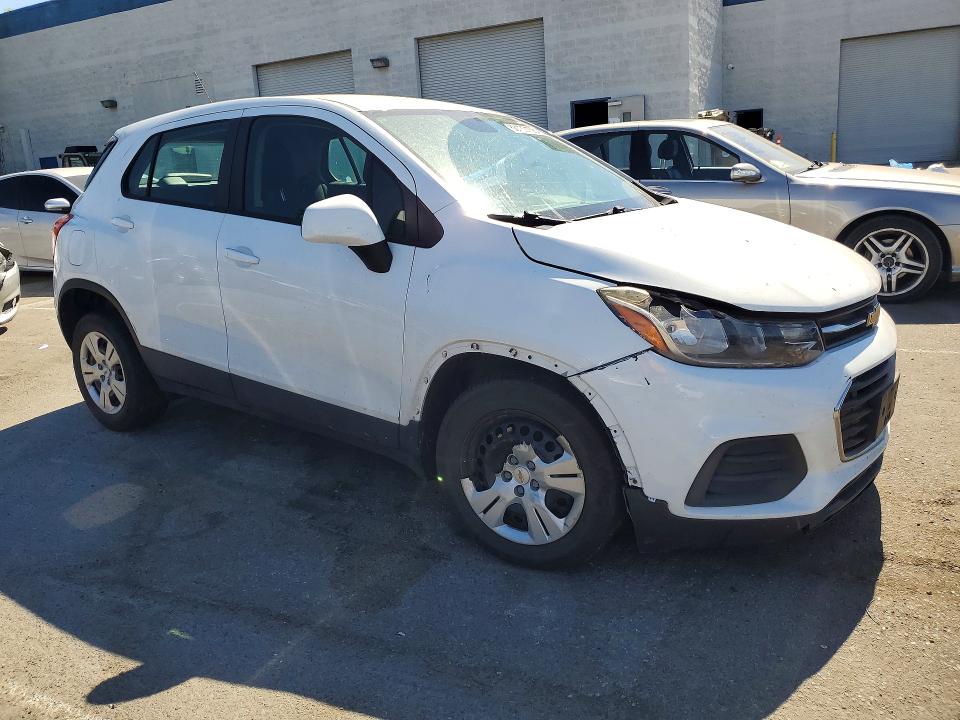 60130106 :رقم المزاد ، KL7CJKSB6JB608192 vin ، 2018 Chevrolet Trax مزاد بيع