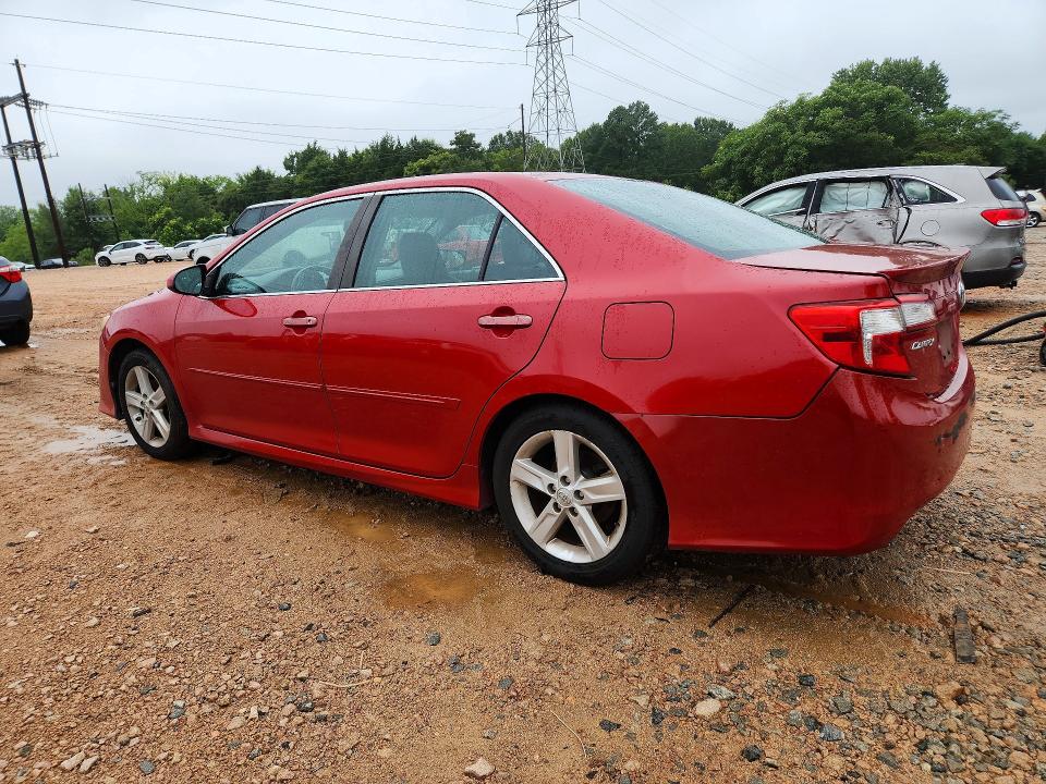 61629836 :رقم المزاد ، 4T1BF1FK5CU620857 vin ، 2012 Toyota Camry مزاد بيع