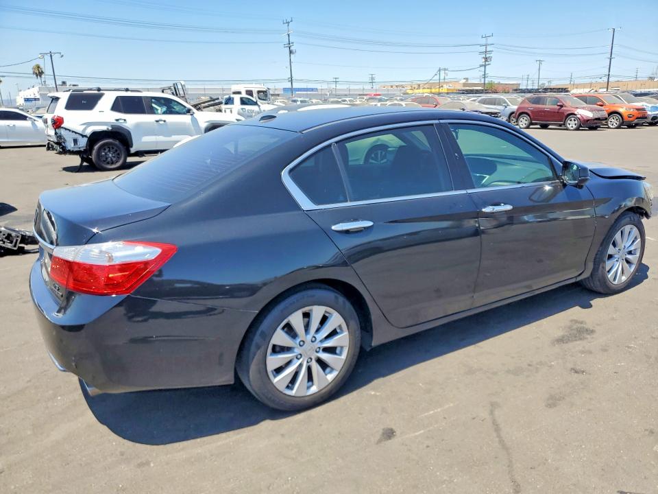 62321646 :رقم المزاد ، 1HGCR3F94FA003837 vin ، 2015 Honda Accord مزاد بيع