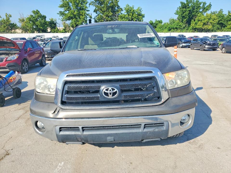 60668486 :رقم المزاد ، 5TFEY5F12BX110375 vin ، 2011 Toyota Tundra مزاد بيع