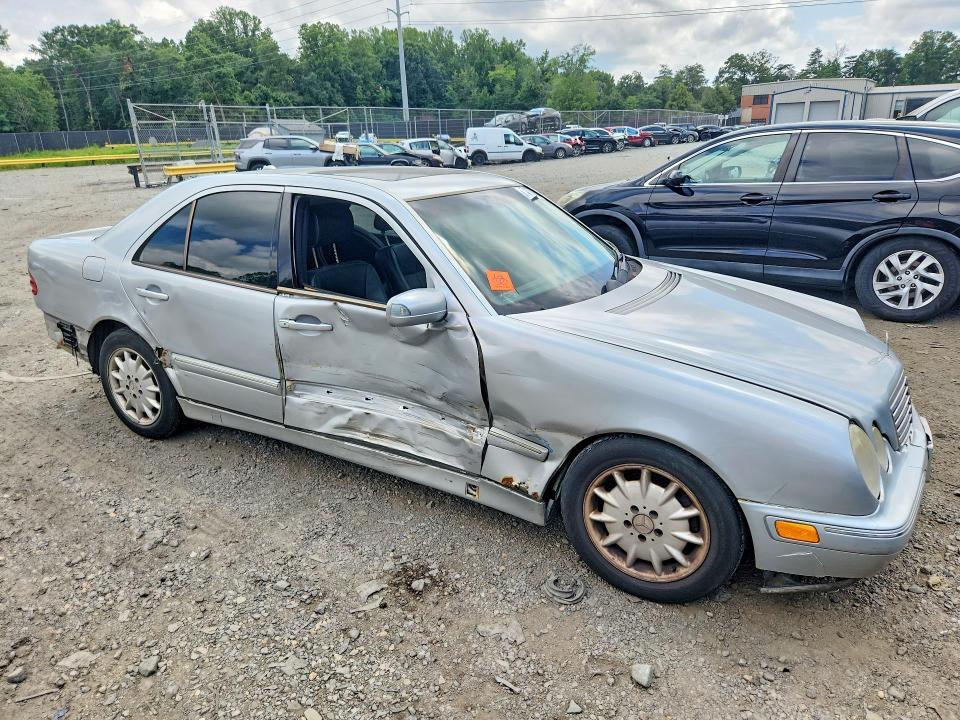 2001 Mercedes-benz E მანქანა იყიდება აუქციონზე, vin: WDBJF65J91B337925, აუქციონის ნომერი: 73344905