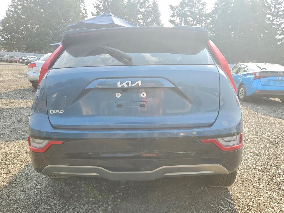 61877766 :رقم المزاد ، KNDCT3L12P5036912 vin ، 2023 Kia Niro مزاد بيع