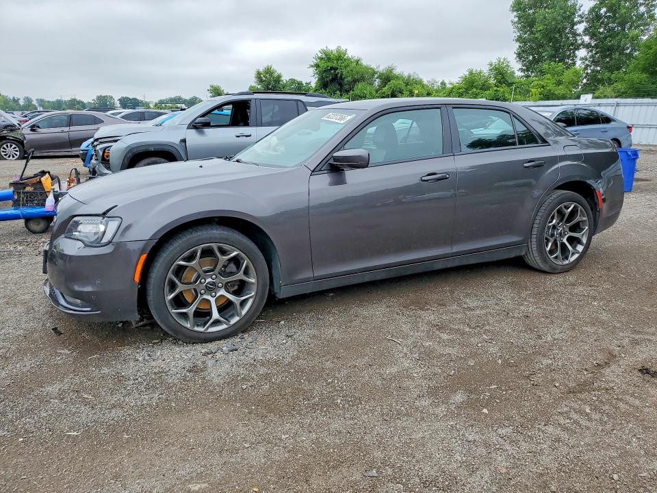 Продаж на аукціоні авто 2017 Chrysler 300, vin: 2C3CCABG0HH653282, номер лоту: 62227366