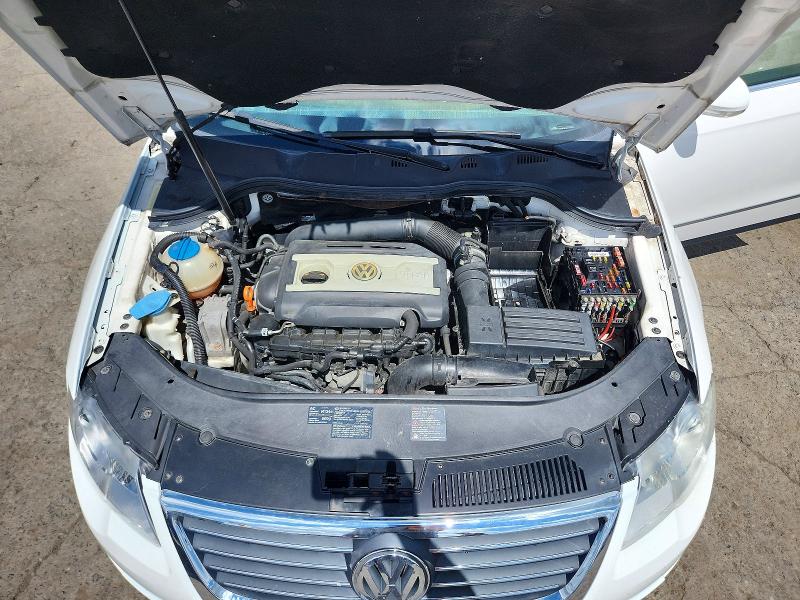 60175876 :رقم المزاد ، WVWAK73C38E247279 vin ، 2008 Volkswagen Passat مزاد بيع