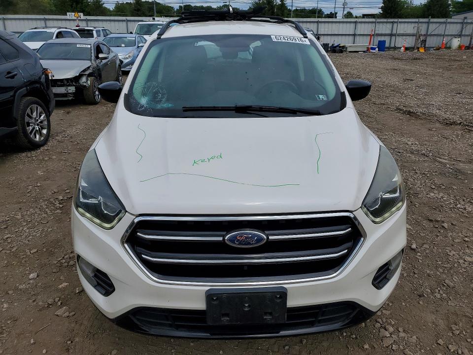 62426916 :رقم المزاد ، 1FMCU9GD1HUC91896 vin ، 2017 Ford Escape مزاد بيع