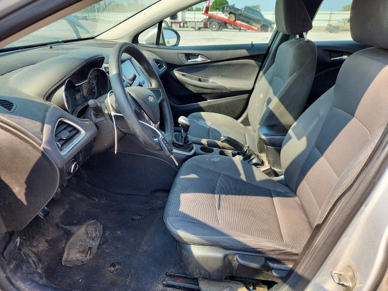 62653306 :رقم المزاد ، 1G1BB5SM5J7203998 vin ، 2018 Chevrolet Cruze مزاد بيع