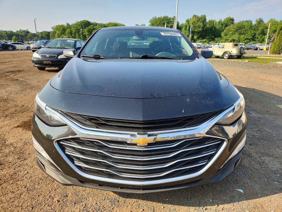 62631316 :رقم المزاد ، 1G1ZD5STXNF174445 vin ، 2022 Chevrolet Malibu مزاد بيع