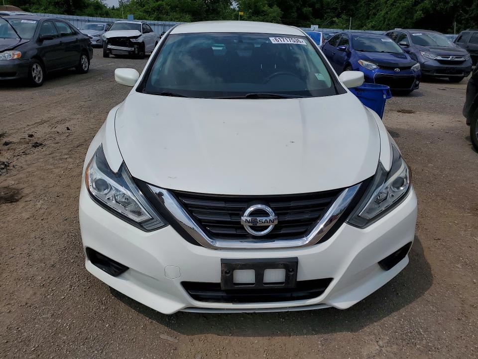 2017 Nissan Altima მანქანა იყიდება აუქციონზე, vin: 1N4AL3AP0HN343386, აუქციონის ნომერი: 61717536