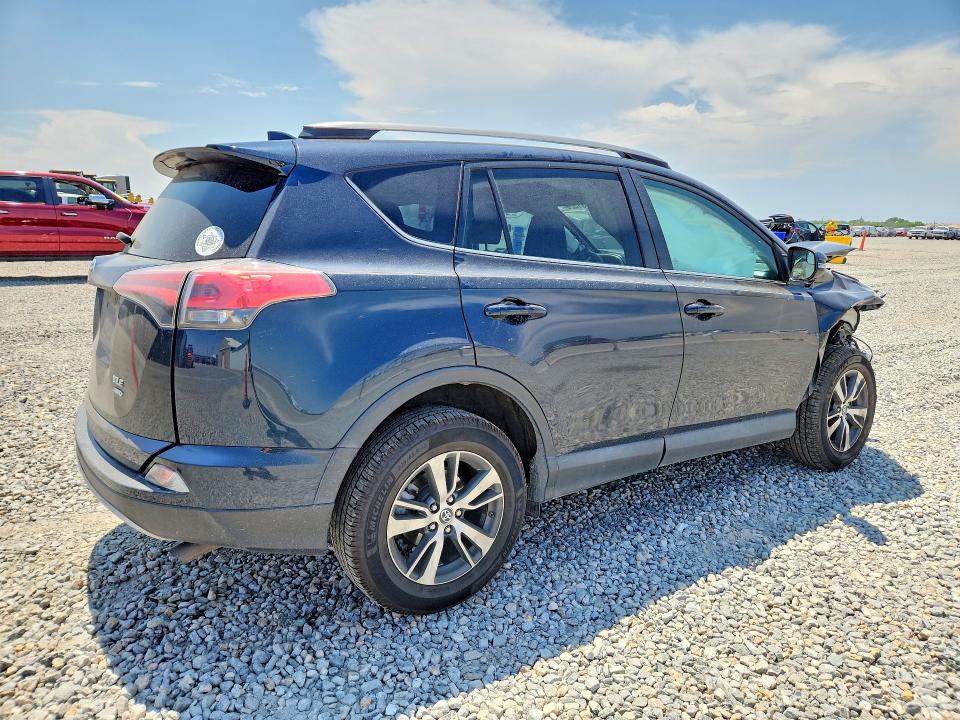 61991526 :رقم المزاد ، 2T3RFREV0HW558159 vin ، 2017 Toyota Rav4 مزاد بيع