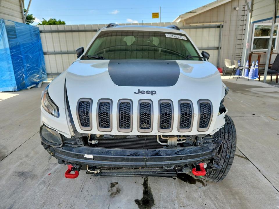 60769836 :رقم المزاد ، 1C4PJMBS7HW666119 vin ، 2017 Jeep Cherokee مزاد بيع
