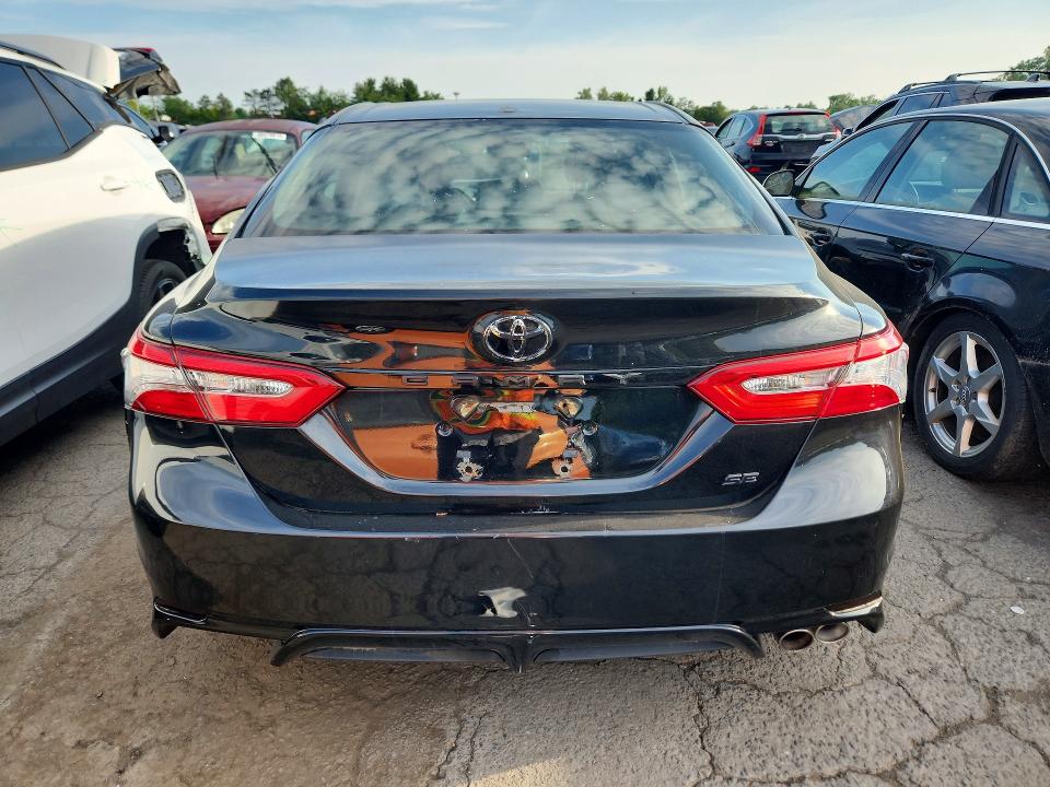 Продаж на аукціоні авто 2018 Toyota Camry, vin: 4T1B11HK5JU556795, номер лоту: 59144466