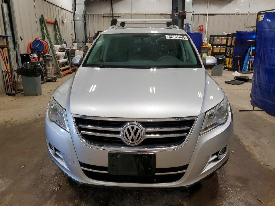 62791866 :رقم المزاد ، WVGBV7AX2BW539293 vin ، 2011 Volkswagen Tiguan مزاد بيع