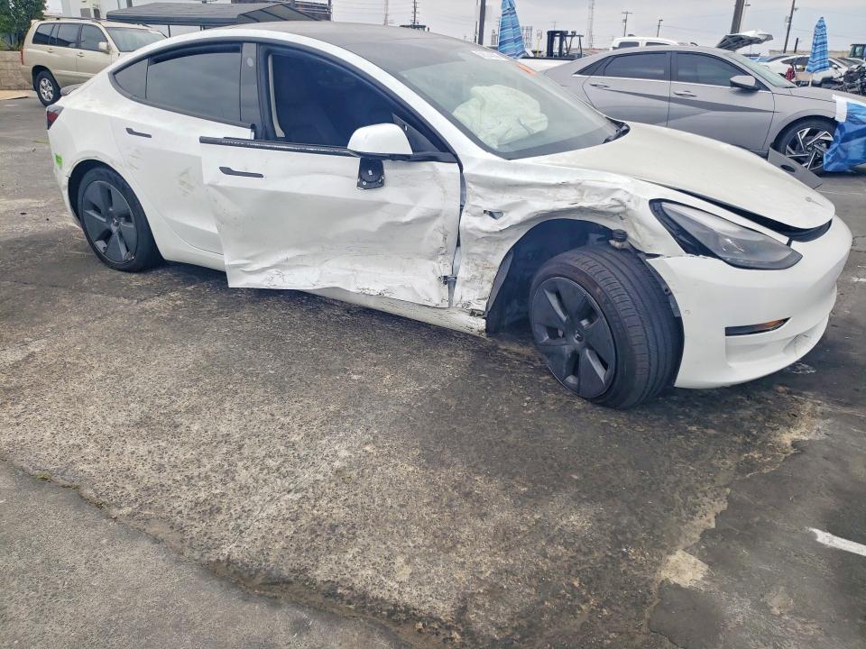 59534596 :رقم المزاد ، 5YJ3E1EA0NF114675 vin ، 2022 Tesla Model 3 مزاد بيع