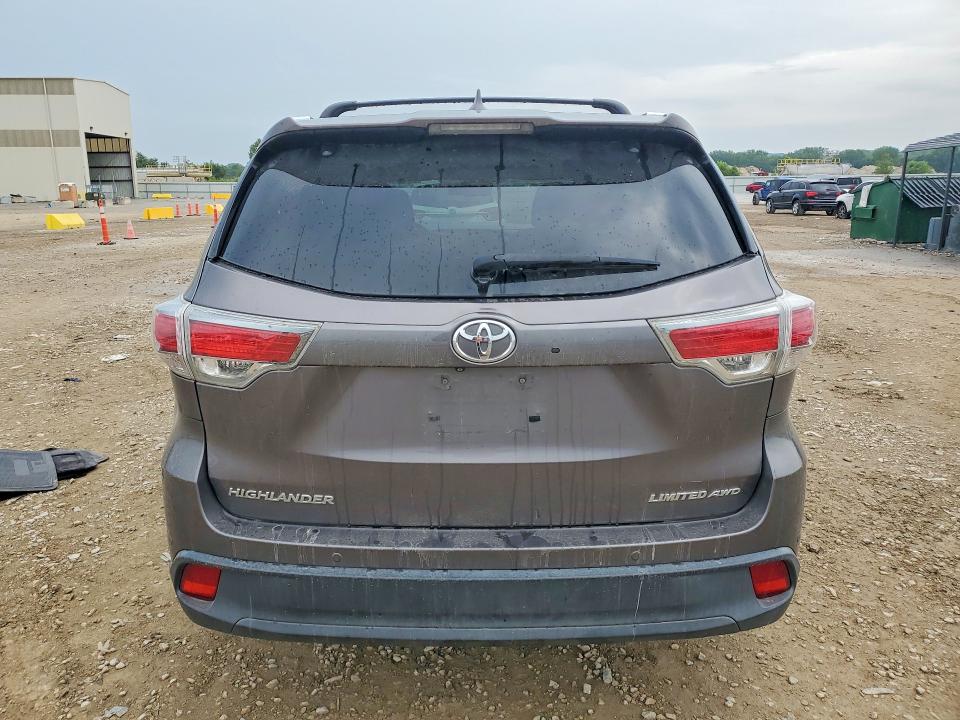 62963696 :رقم المزاد ، 5TDDKRFH0FS102482 vin ، 2015 Toyota Highlander مزاد بيع