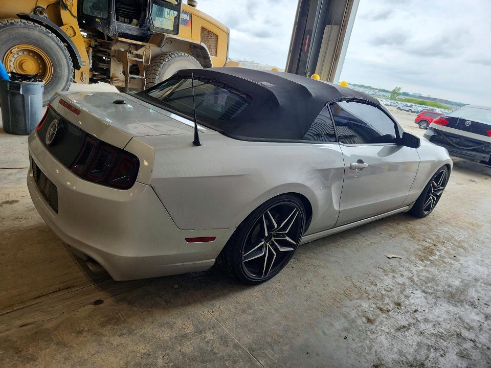 Auction sale of the 2013 Ford Mustang, vin: 1ZVBP8EM3D5202867, lot number: 63054976