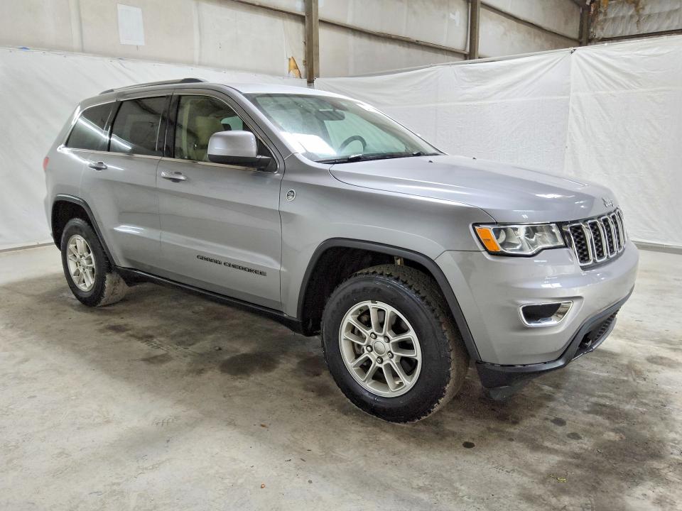 61105186 :رقم المزاد ، 1C4RJFAG0JC225652 vin ، 2018 Jeep Grand Cherokee مزاد بيع
