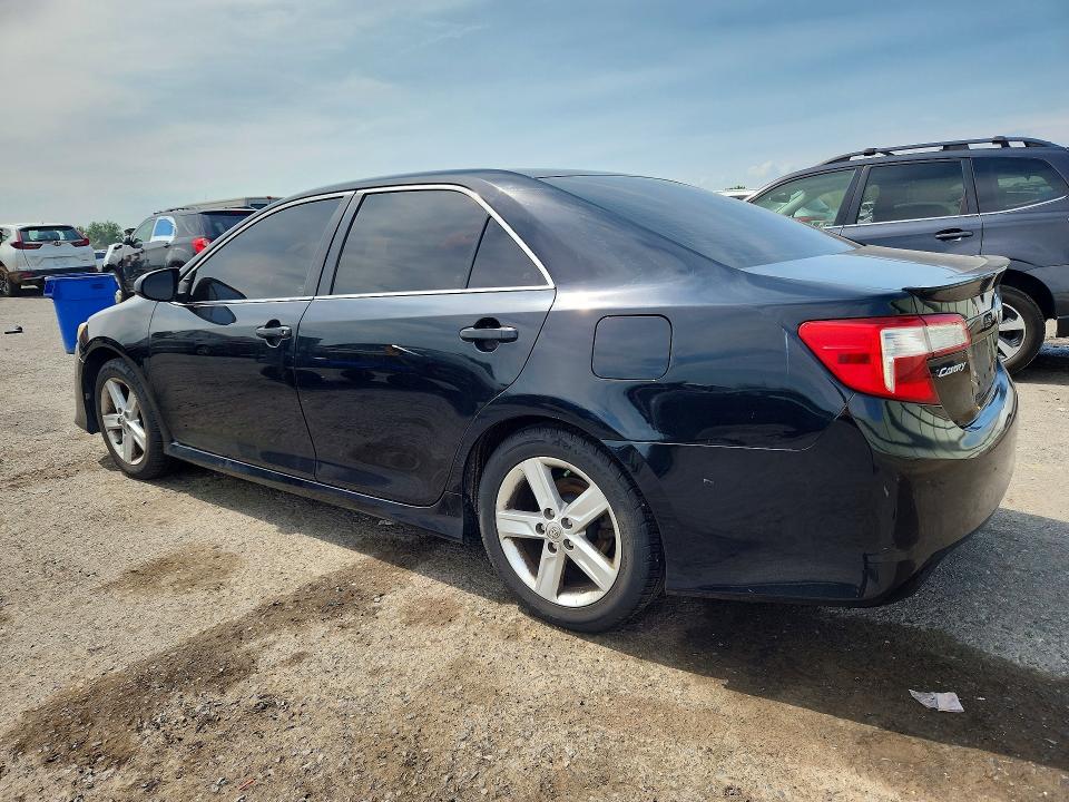 60924176 :رقم المزاد ، 4T1BF1FK2EU308580 vin ، 2014 Toyota Camry مزاد بيع