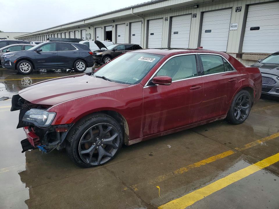 59332376 :رقم المزاد ، 2C3CCAAG9JH117339 vin ، 2018 Chrysler 300 مزاد بيع
