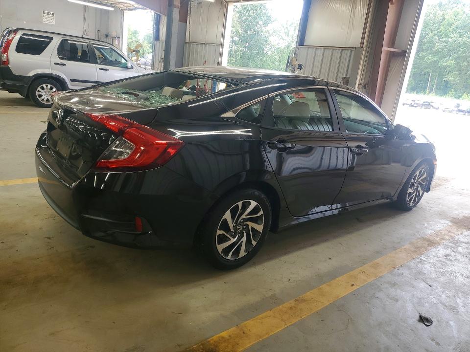 60222946 :رقم المزاد ، 19XFC2F79GE231062 vin ، 2016 Honda Civic مزاد بيع