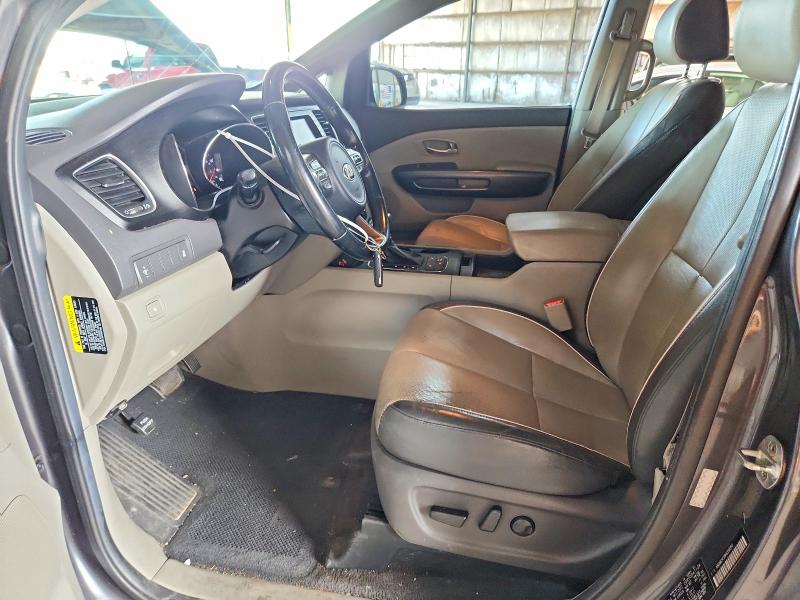 61441556 :رقم المزاد ، KNDMB5C18H6338350 vin ، 2017 Kia Sedona مزاد بيع
