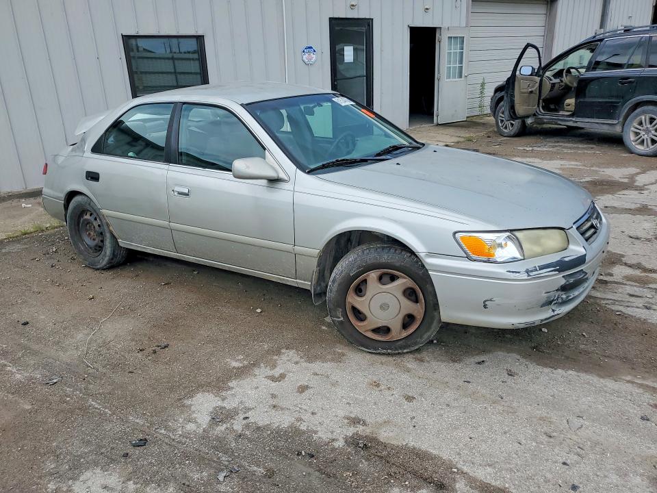 61534786 :رقم المزاد ، 4T1BG22K01U116769 vin ، 2001 Toyota Camry مزاد بيع