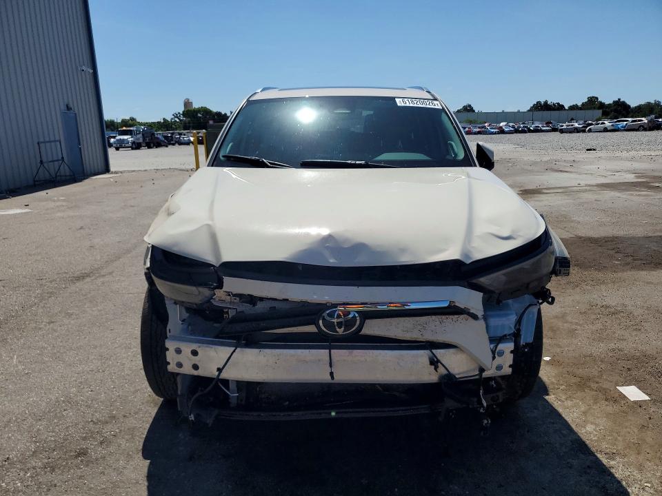 2024 Toyota Grand Highlander მანქანა იყიდება აუქციონზე, vin: 5TDAAAA53RS012431, აუქციონის ნომერი: 61820026