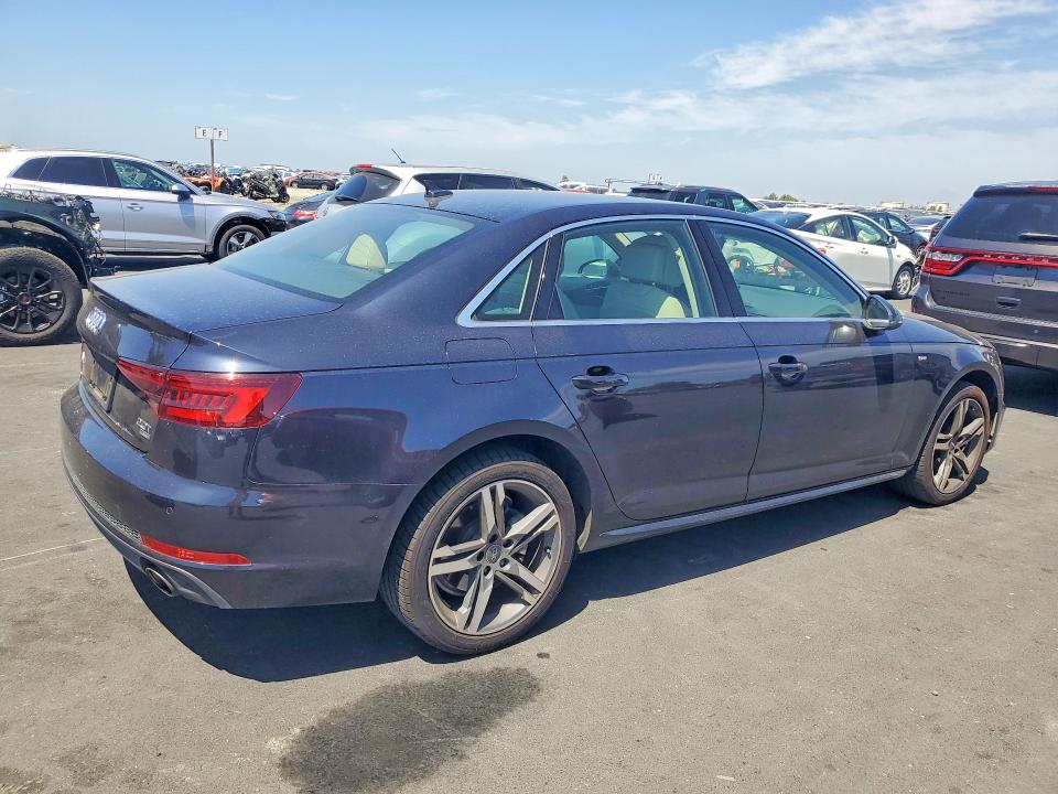 59357886 :رقم المزاد ، WAULMAF42JN009043 vin ، 2018 Audi A4 مزاد بيع