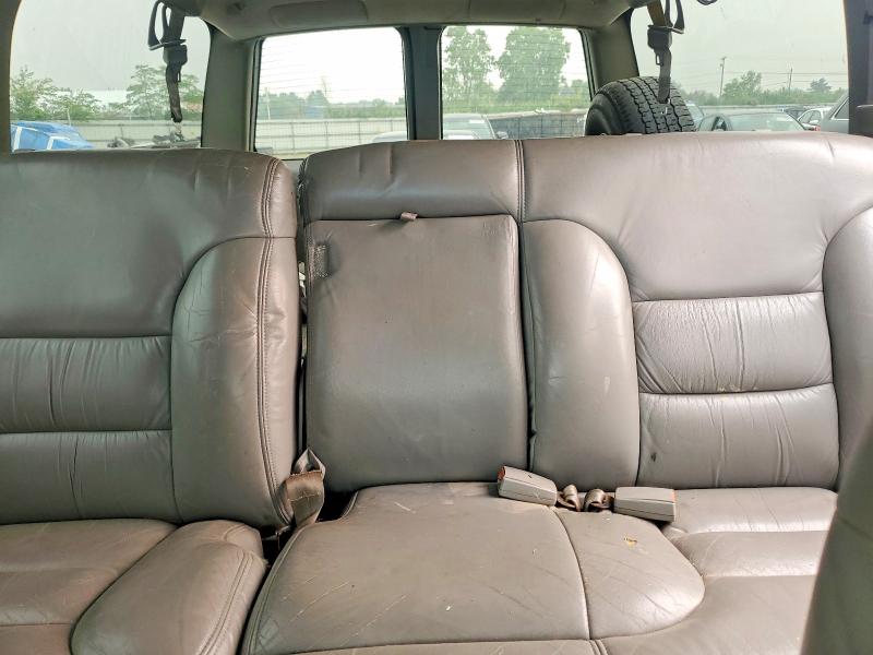 1995 Chevrolet Suburban მანქანა იყიდება აუქციონზე, vin: 1GNEC16K8SJ458515, აუქციონის ნომერი: 60993936