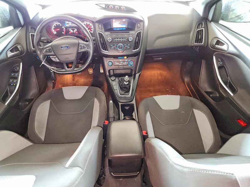 60985996 :رقم المزاد ، 1FADP3L93GL310537 vin ، 2016 Ford Focus مزاد بيع