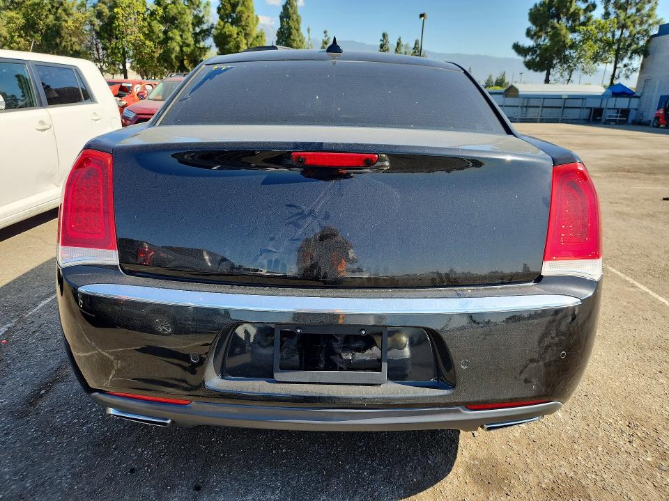 2015 Chrysler 300c მანქანა იყიდება აუქციონზე, vin: 2C3CCAEG9FH921920, აუქციონის ნომერი: 60988136