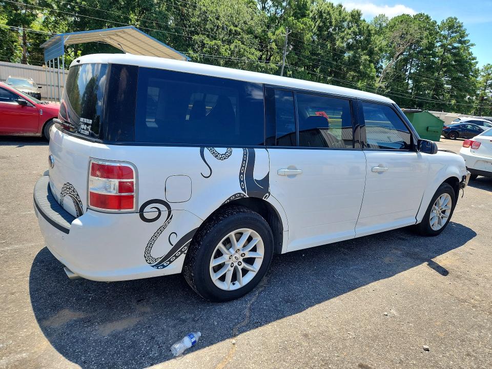 60012066 :رقم المزاد ، 2FMGK5B8XFBA07470 vin ، 2015 Ford Flex مزاد بيع