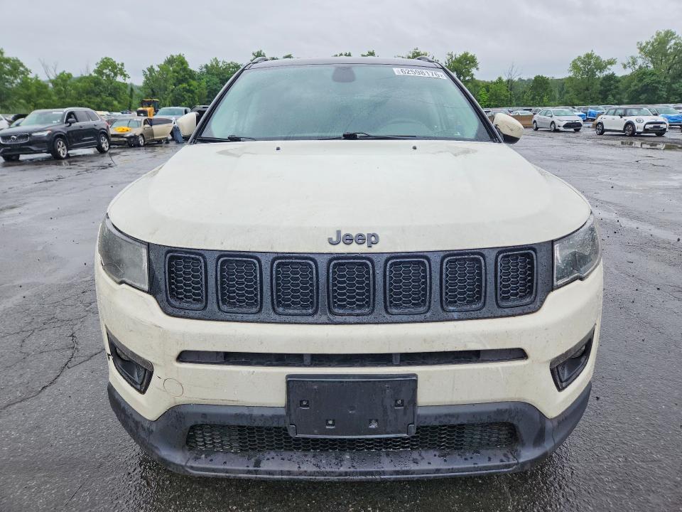 62598176 :رقم المزاد ، 3C4NJDBB6JT402022 vin ، 2018 Jeep Compass مزاد بيع