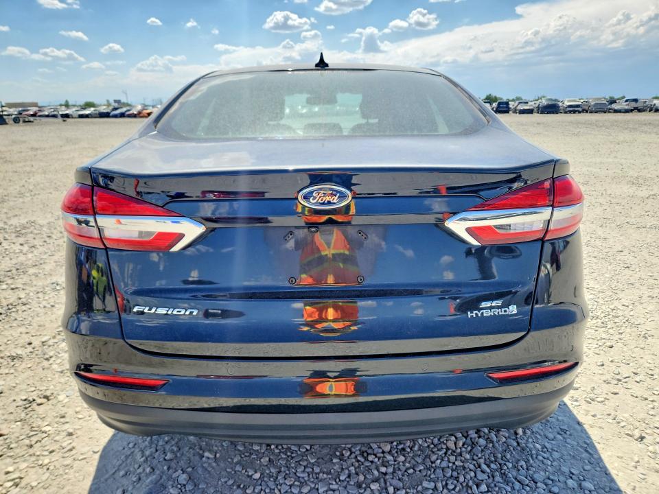 61027226 :رقم المزاد ، 3FA6P0LU5KR143801 vin ، 2019 Ford Fusion مزاد بيع