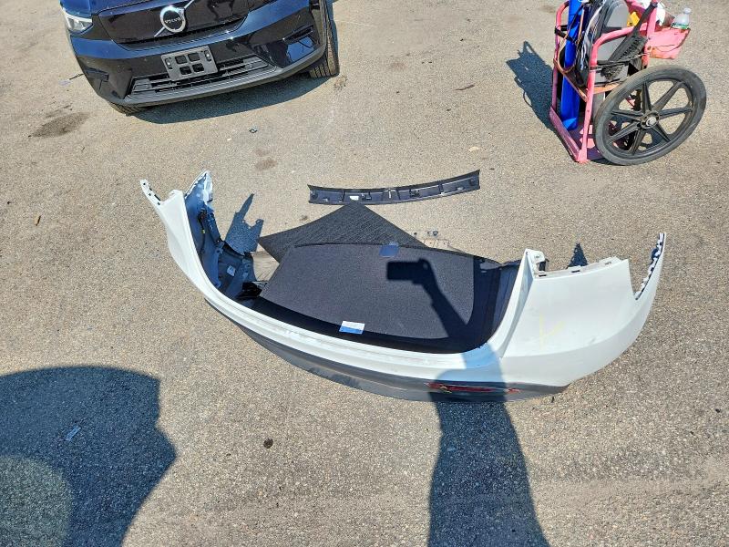 60703316 :رقم المزاد ، 5YJYGDEE1MF130855 vin ، 2021 Tesla Model Y مزاد بيع