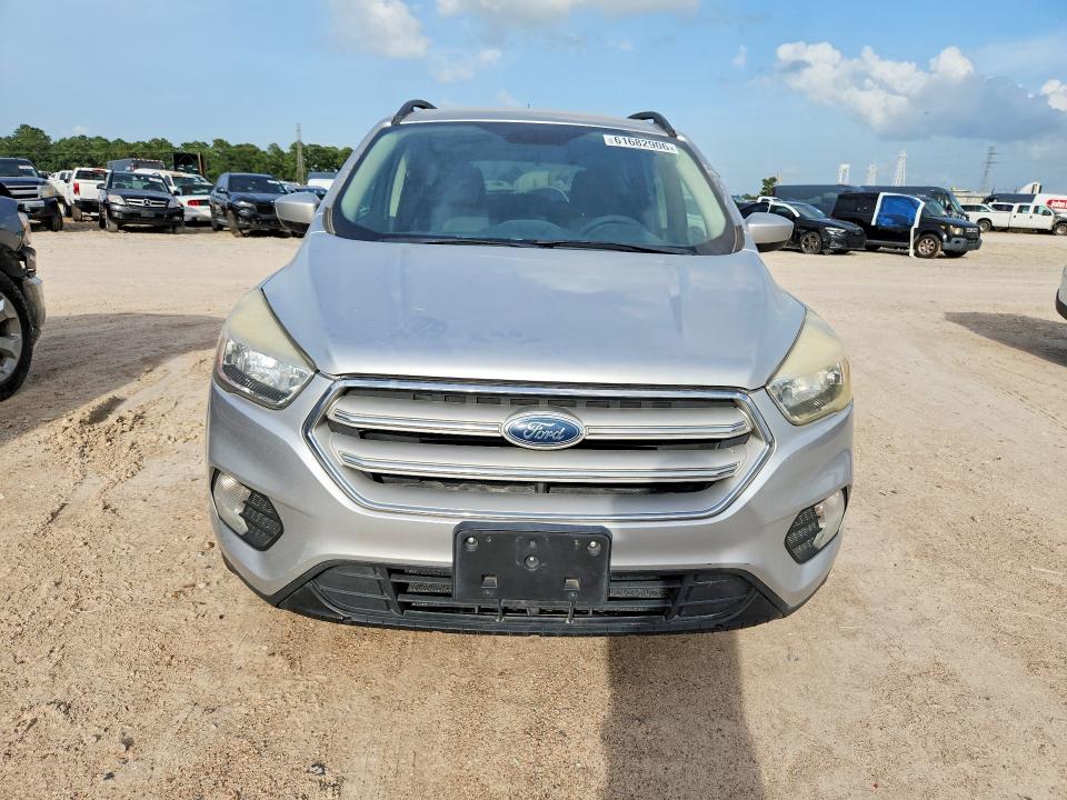 61682906 :رقم المزاد ، 1FMCU0GD2JUB29289 vin ، 2018 Ford Escape مزاد بيع