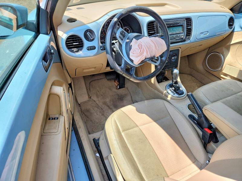 63153946 :رقم المزاد ، 3VWJ17AT1FM635783 vin ، 2015 Volkswagen Beetle مزاد بيع