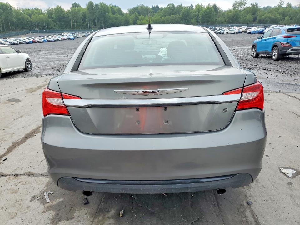 61877546 :رقم المزاد ، 1C3CCBCGXDN524729 vin ، 2013 Chrysler 200 مزاد بيع