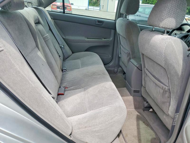61794216 :رقم المزاد ، 4T1BE30K44U311924 vin ، 2004 Toyota Camry مزاد بيع