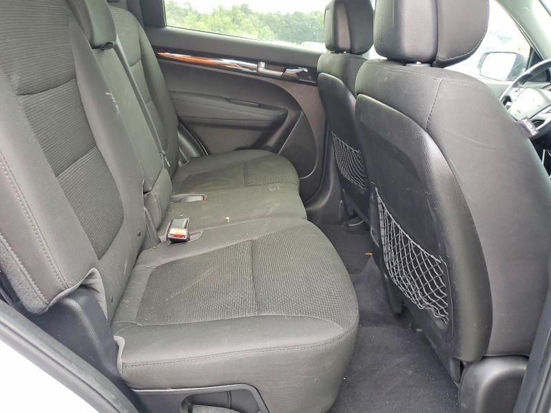 2015 Kia Sorento მანქანა იყიდება აუქციონზე, vin: 5XYKT3A69FG621129, აუქციონის ნომერი: 60783356