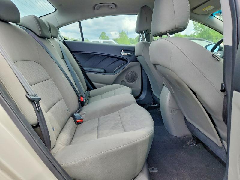 60385596 :رقم المزاد ، KNAFK4A62F5409480 vin ، 2015 Kia Forte مزاد بيع