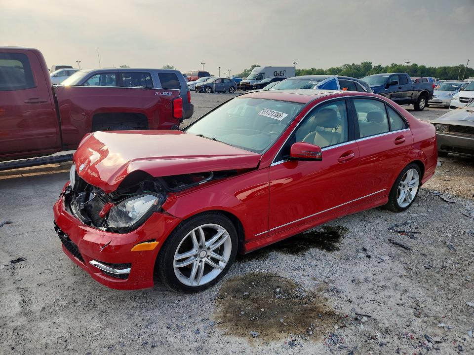 61731386 :رقم المزاد ، WDDGF4HB5DR245524 vin ، 2013 Mercedes-benz C مزاد بيع