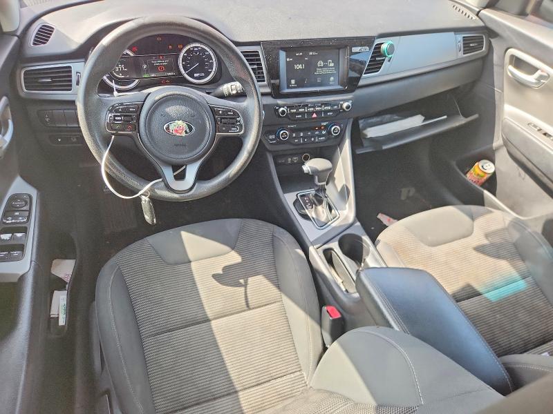 61794806 :رقم المزاد ، KNDCB3LC9H5050005 vin ، 2017 Kia Niro مزاد بيع