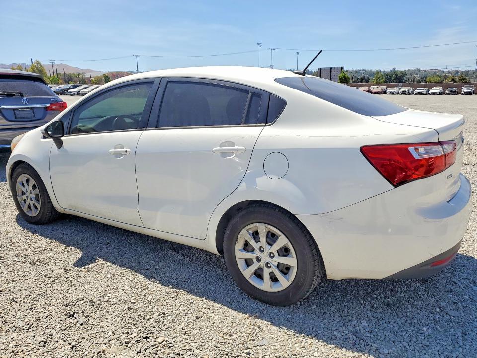 62662656 :رقم المزاد ، KNADM4A37F6468980 vin ، 2015 Kia Rio مزاد بيع
