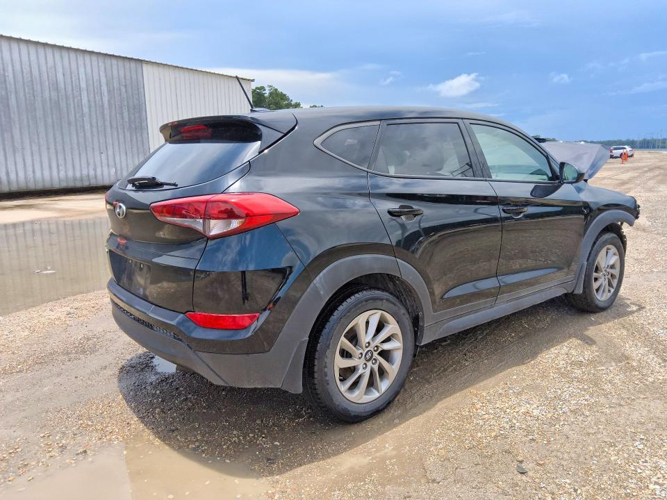 58931106 :رقم المزاد ، KM8J23A42HU592485 vin ، 2017 Hyundai Tucson مزاد بيع